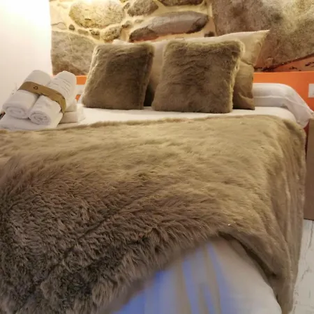 As Penedas, Casa Dos Arcos * Собер