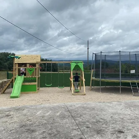 As Penedas, Casa Dos Arcos Nyaraló *