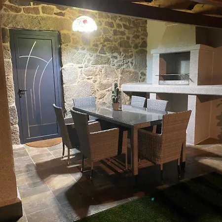 As Penedas, Casa Dos Arcos