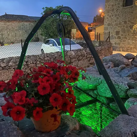 As Penedas, Casa Dos Arcos * Собер