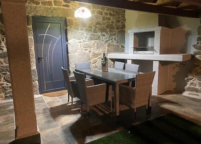 As Penedas, Casa Dos Arcos